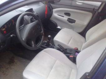 2001 Mitsubishi Carisma Photos