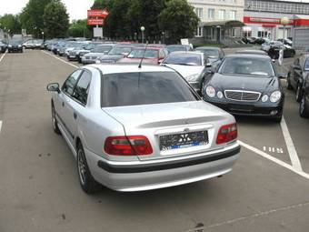 2001 Mitsubishi Carisma Pictures