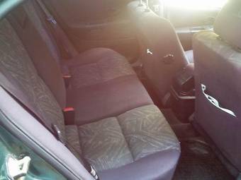 2001 Mitsubishi Carisma Photos