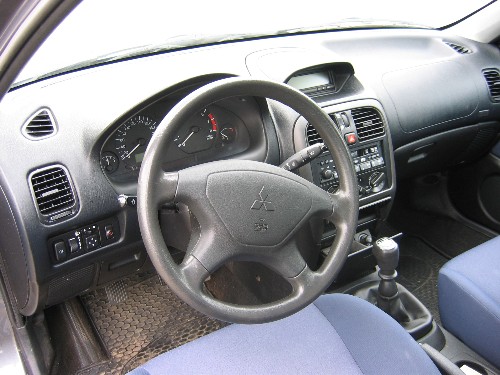 2002 Mitsubishi Carisma