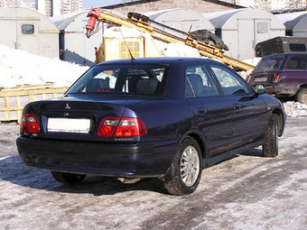 2002 Mitsubishi Carisma Photos