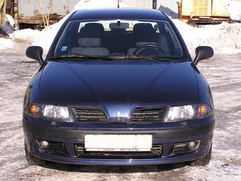 2002 Mitsubishi Carisma Photos