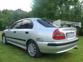 2002 Mitsubishi Carisma Pictures