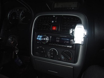 2002 Mitsubishi Carisma Photos