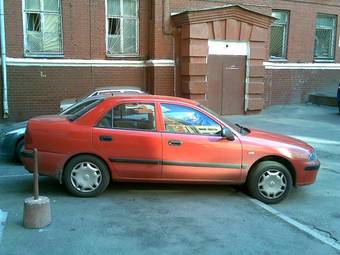 2002 Mitsubishi Carisma Photos