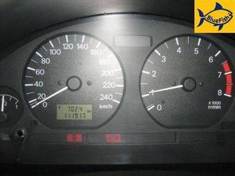 2002 Mitsubishi Carisma Pictures