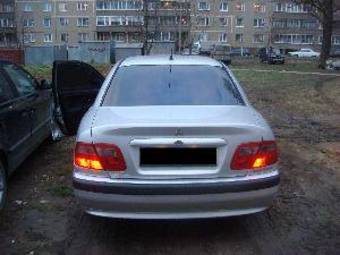 2002 Mitsubishi Carisma Pictures