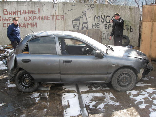 2002 Mitsubishi Carisma
