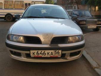 2002 Mitsubishi Carisma Pictures