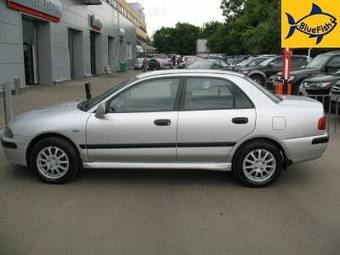 2002 Mitsubishi Carisma Pics