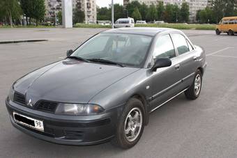2002 Mitsubishi Carisma Photos