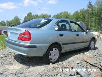 2002 Mitsubishi Carisma Pictures