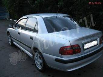 2002 Mitsubishi Carisma Photos
