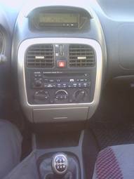 2002 Mitsubishi Carisma Pictures