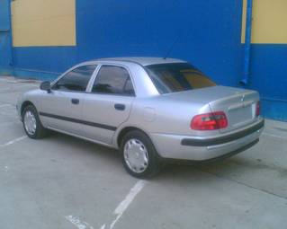 2002 Mitsubishi Carisma Pictures