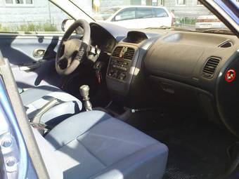 2002 Mitsubishi Carisma Pictures