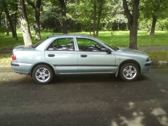 2002 Mitsubishi Carisma Photos