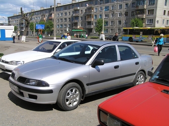 2003 Mitsubishi Carisma