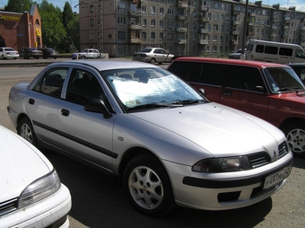 2003 Mitsubishi Carisma