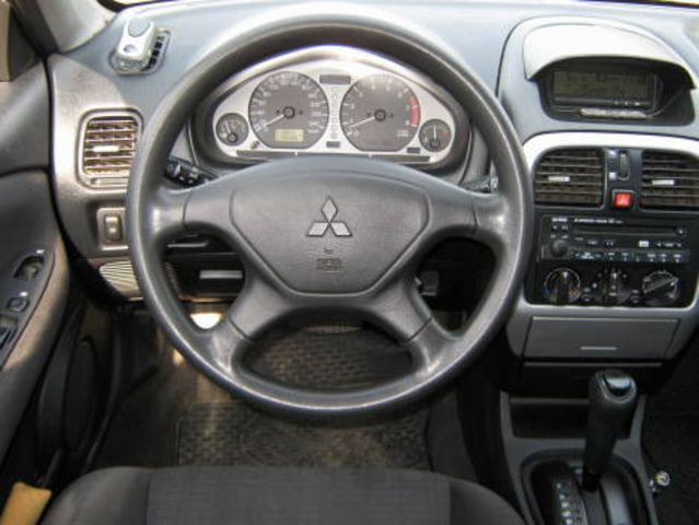 2003 Mitsubishi Carisma