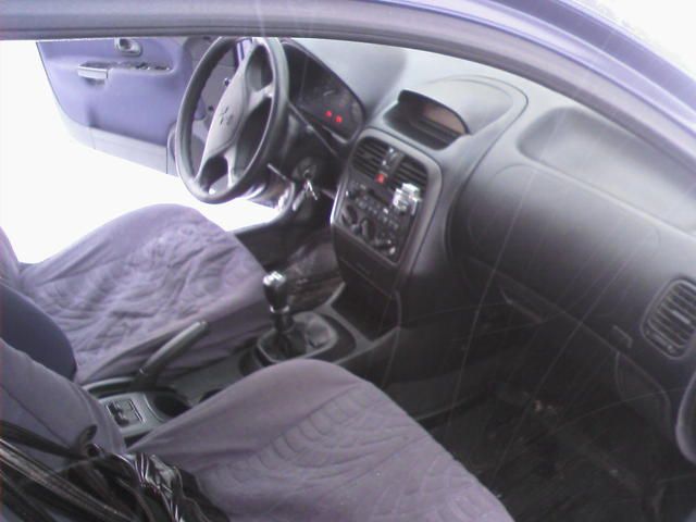 2003 Mitsubishi Carisma