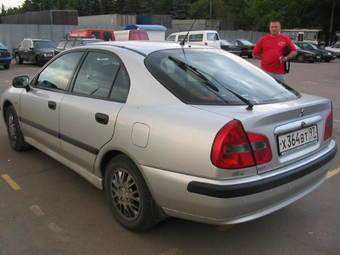 2003 Mitsubishi Carisma Pictures