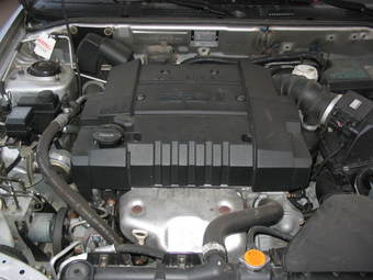 2003 Mitsubishi Carisma Pictures
