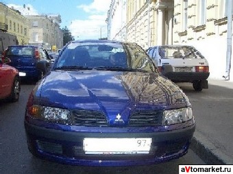 2003 Mitsubishi Carisma Images