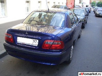 2003 Mitsubishi Carisma Pictures