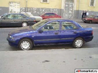 2003 Mitsubishi Carisma Pics