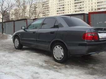 2003 Mitsubishi Carisma Pictures