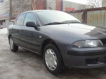 2003 Mitsubishi Carisma Photos