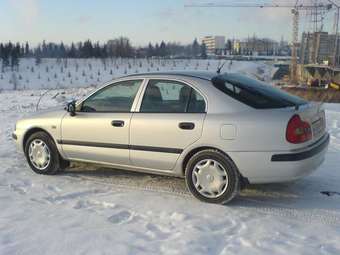 2003 Mitsubishi Carisma Pics
