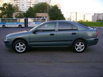 2003 Mitsubishi Carisma Pictures