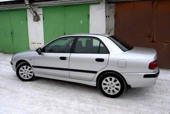 2003 Mitsubishi Carisma Pictures