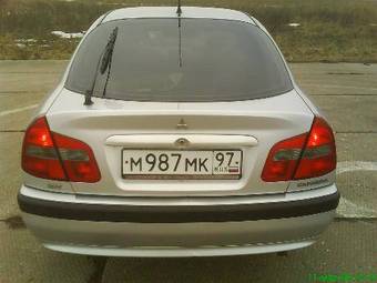 2003 Mitsubishi Carisma Pictures