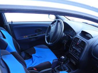 2003 Mitsubishi Carisma Pics