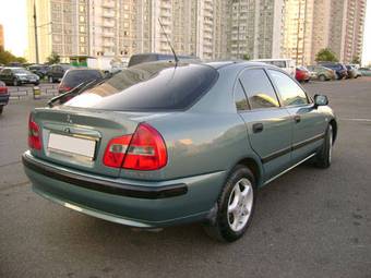 2003 Mitsubishi Carisma Pics
