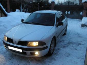 2003 Mitsubishi Carisma Pictures