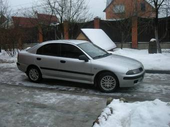 2003 Mitsubishi Carisma Pictures