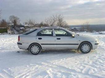 2003 Mitsubishi Carisma Pics
