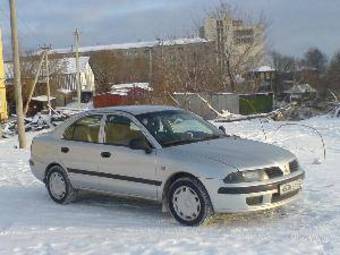 2003 Mitsubishi Carisma Pictures