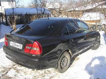 2003 Mitsubishi Carisma Photos
