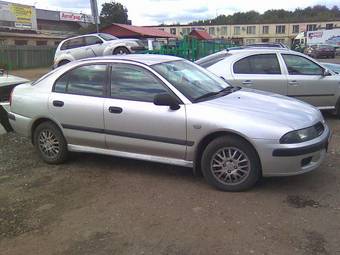 2003 Mitsubishi Carisma Pictures