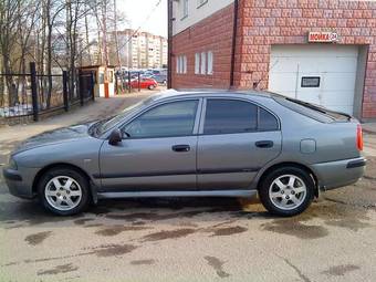 2003 Mitsubishi Carisma Photos
