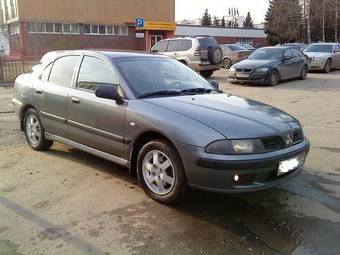 2003 Mitsubishi Carisma Photos
