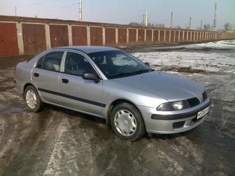2003 Mitsubishi Carisma Pictures
