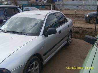 2003 Mitsubishi Carisma Images