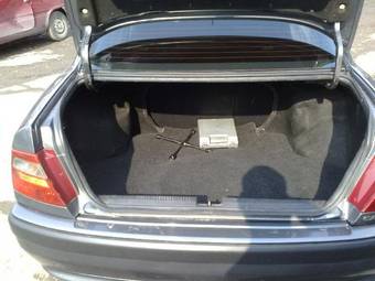 2003 Mitsubishi Carisma Photos