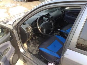 2003 Mitsubishi Carisma Pictures